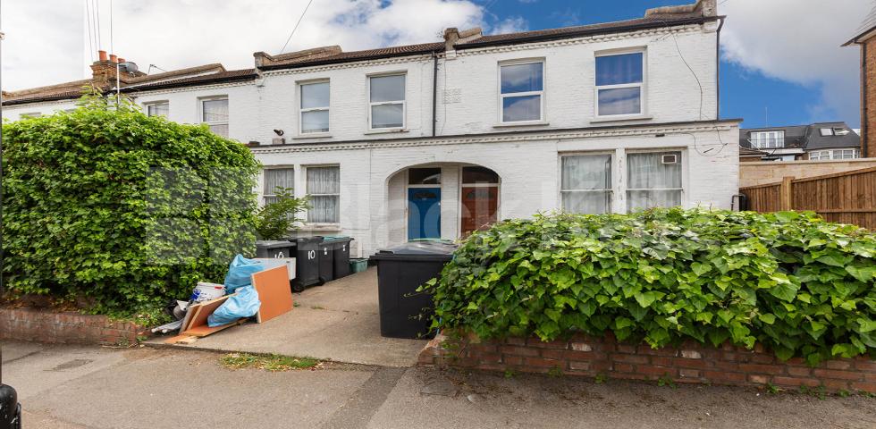 			1 Bedroom, 1 bath, 1 reception Flat			 Newnham Road, WOOD GREEN